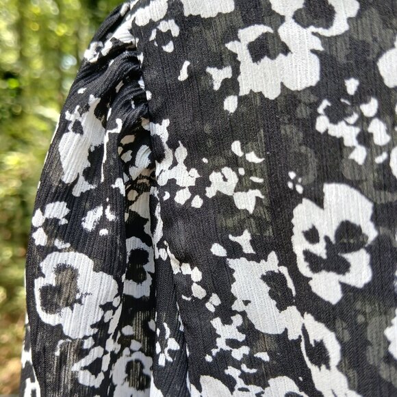 'Ditsey' Black & White Chiffon Floral Flowy &  Long Wrist Ruffles  Midi Sz M - Picture 11 of 12